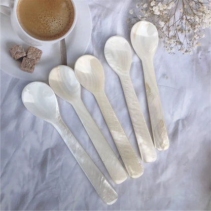 13CM White Shell-Patterned Spoons – Elegant Iridescent Tableware (Set of Multiple Pieces)
