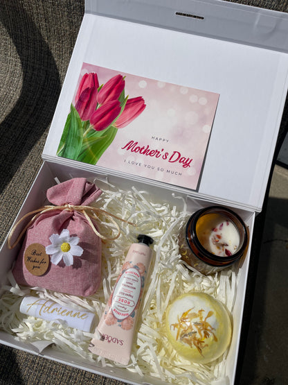 Custom Mother’s Day Gift Box for Mom – Personalized Spa Gift Set with Name, Candle & Bath Bomb