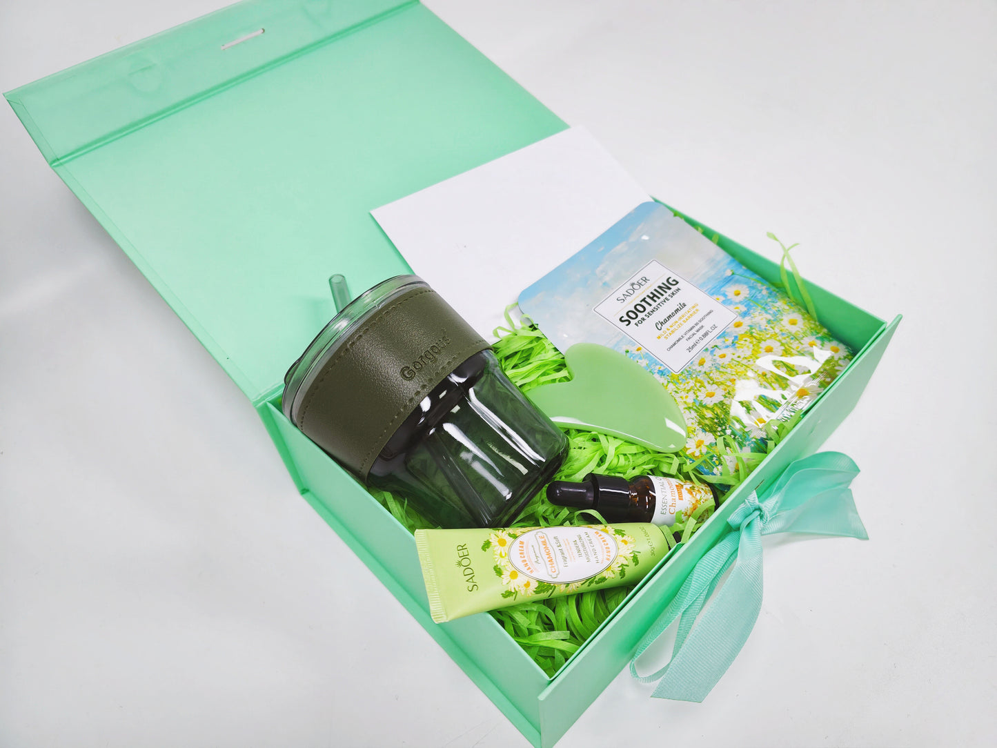 Green Chamomile Morning Vitality Self-Care Gift Box – Creative & Nature Lover Edition
